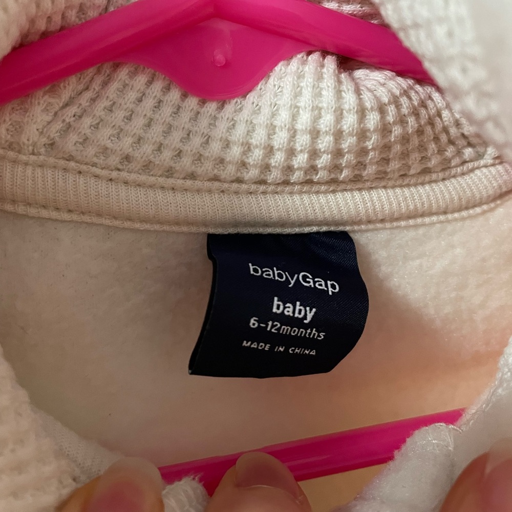 Baby Gap Zip-up Logo Fleece jacket Size 6-12 Months - Picture 3 of 4